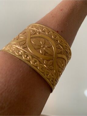 Gold Floral Engraved Cuff Bracelet - Elegant Women's Jewelry
